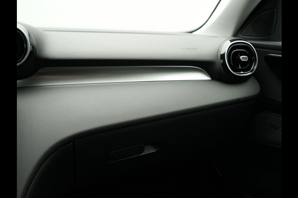 Mercedes-Benz C-Klasse Estate 300 e Plug In Hybrid 320pk NIEUW MODEL | PHEV | Adaptive Cruise | Camera | Stoelverwarming | Apple Carplay | DAB | LED |  Navi Full Map | Virtual |