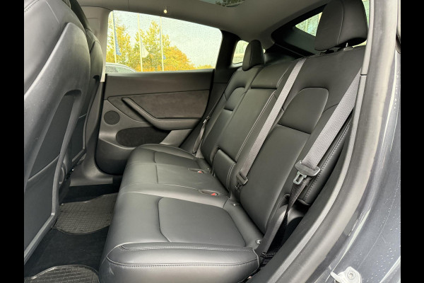 Tesla Model Y RWD 58 kWh AFNEEMBARE TREKHAAK| STOEL/ STUURVERW| AUTOPILOT| RIJKLAARPRIJS INCL. TESLA GARANTIE t/m 03-2027/80.000km accu en aandrijflijn t/m 03-2031/160.000km