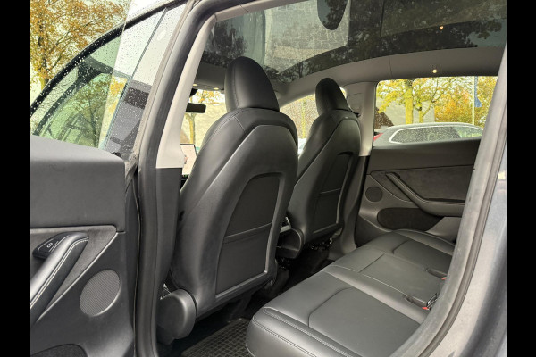 Tesla Model Y RWD 58 kWh AFNEEMBARE TREKHAAK| STOEL/ STUURVERW| AUTOPILOT| RIJKLAARPRIJS INCL. TESLA GARANTIE t/m 03-2027/80.000km accu en aandrijflijn t/m 03-2031/160.000km
