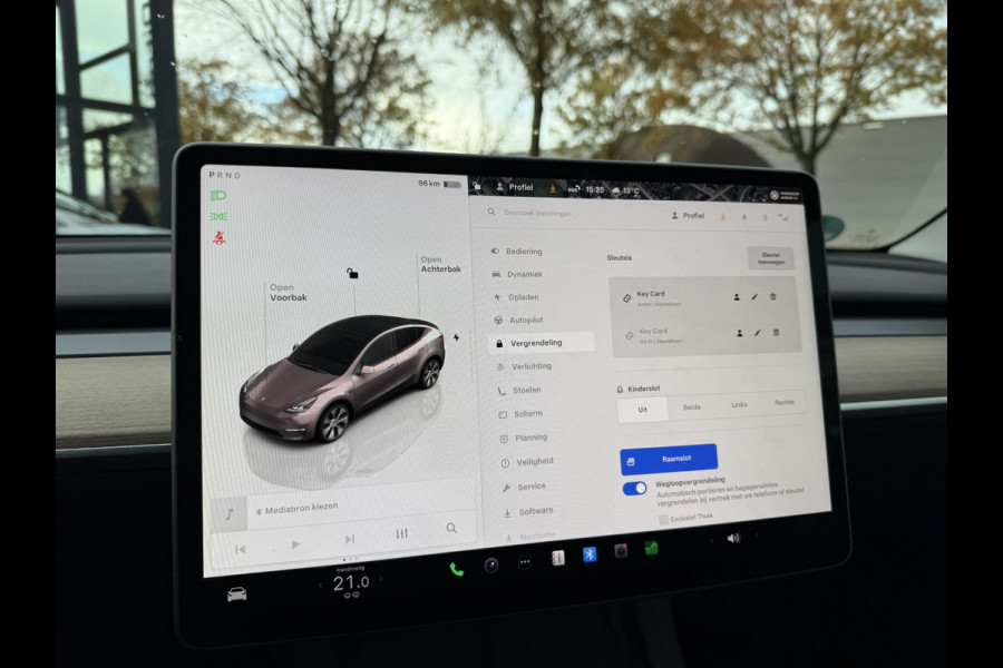 Tesla Model Y RWD 58 kWh AFNEEMBARE TREKHAAK| STOEL/ STUURVERW| AUTOPILOT| RIJKLAARPRIJS INCL. TESLA GARANTIE t/m 03-2027/80.000km accu en aandrijflijn t/m 03-2031/160.000km