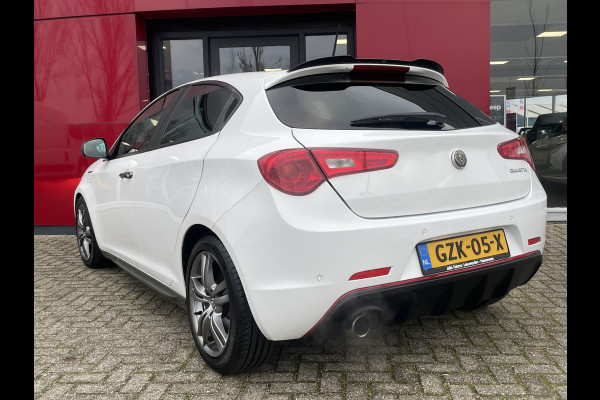 Alfa Romeo Giulietta 1.4 Turbo MultiAir Super | Xenon | Stoelverwarming | Carbon delen | Veloce bumpers Bose