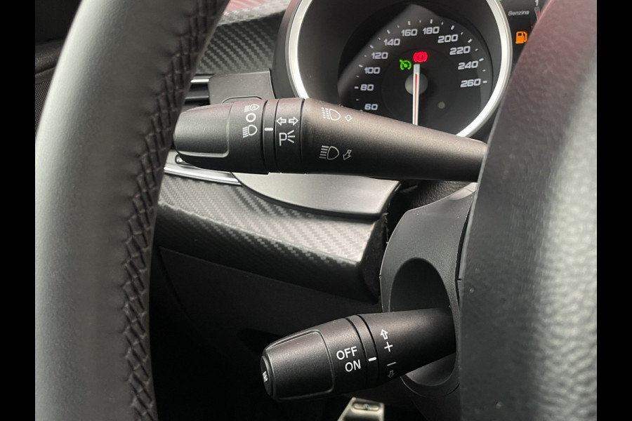Alfa Romeo Giulietta 1.4 Turbo MultiAir Super | Xenon | Stoelverwarming | Carbon delen | Veloce bumpers Bose