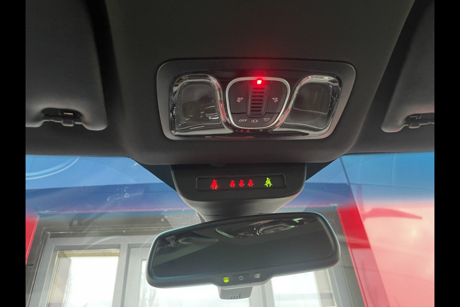 Alfa Romeo Giulietta 1.4 Turbo MultiAir Super | Xenon | Stoelverwarming | Carbon delen | Veloce bumpers Bose