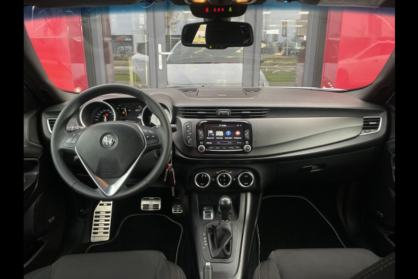Alfa Romeo Giulietta 1.4 Turbo MultiAir Super | Xenon | Stoelverwarming | Carbon delen | Veloce bumpers Bose