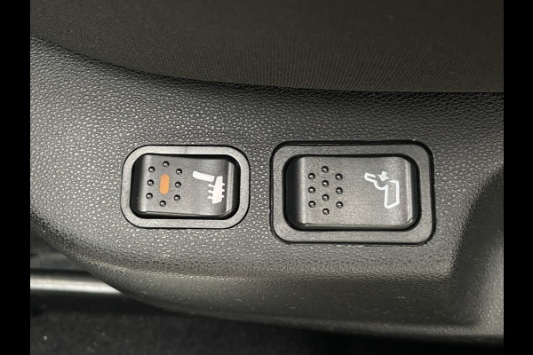 Alfa Romeo Giulietta 1.4 Turbo MultiAir Super | Xenon | Stoelverwarming | Carbon delen | Veloce bumpers Bose