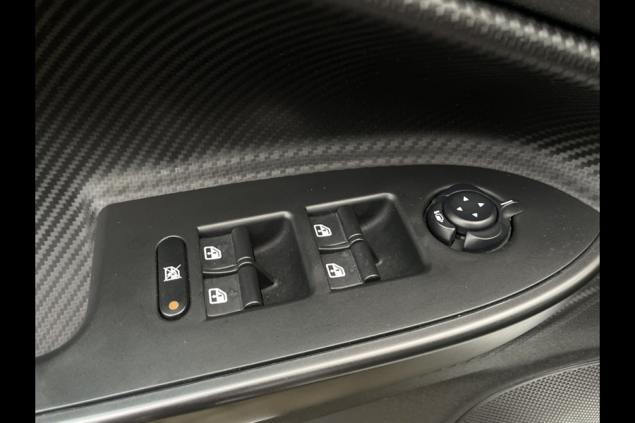 Alfa Romeo Giulietta 1.4 Turbo MultiAir Super | Xenon | Stoelverwarming | Carbon delen | Veloce bumpers Bose