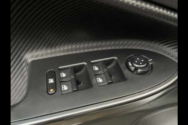 Alfa Romeo Giulietta 1.4 Turbo MultiAir Super | Xenon | Stoelverwarming | Carbon delen | Veloce bumpers Bose