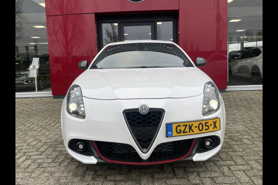 Alfa Romeo Giulietta 1.4 Turbo MultiAir Super | Xenon | Stoelverwarming | Carbon delen | Veloce bumpers Bose
