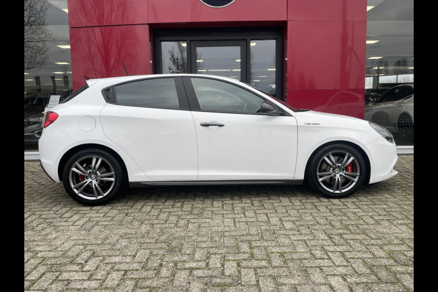 Alfa Romeo Giulietta 1.4 Turbo MultiAir Super | Xenon | Stoelverwarming | Carbon delen | Veloce bumpers Bose