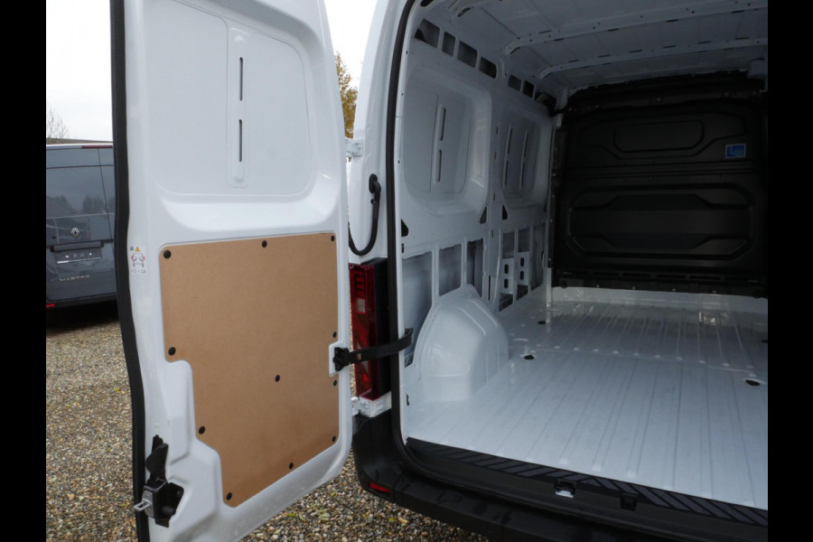 Renault Master 2.0 dCi 136PK L2H2 Airco NIEUW BPM-vrij direct uit voorraad leverbaar