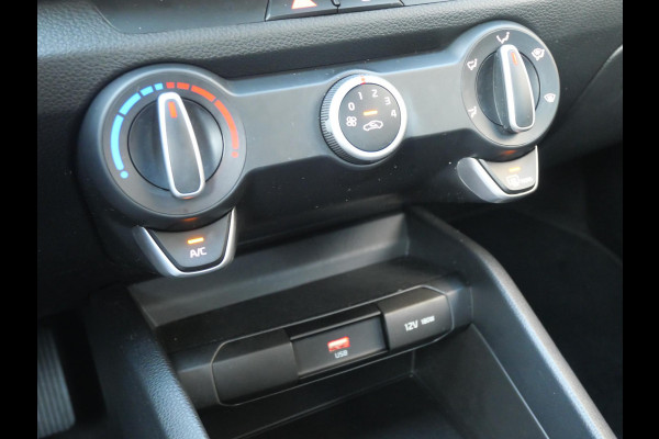 Kia Stonic 1.0 T-GDi MHEV DynamicLine | Cruise | Carplay | Airco | Camera |