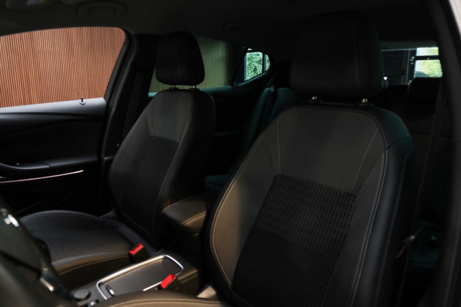 Opel Astra 1.2 T Navi Leder Climate C. Carplay PDC LM velgen Bluetooth Cruise control Sportstoelen