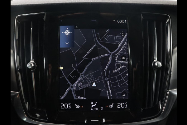 Volvo V90 2.0 D3 Momentum | Leder | Trekhaak | Stoelverwarming | Adaptive cruise | Carplay | Navigatie | Digital Cockpit | Full LED | Parkeerhulp | Climate control