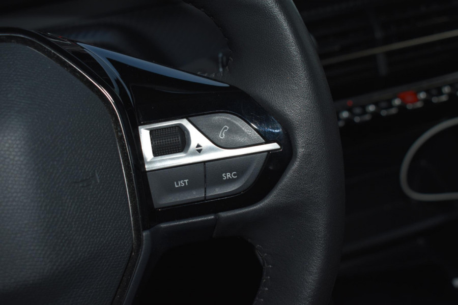 Peugeot 2008 1.2 PureTech Active | Trekhaak | Carplay | Stoelverw. | Incl. garantie