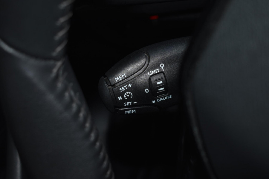 Peugeot 2008 1.2 PureTech Active | Trekhaak | Carplay | Stoelverw. | Incl. garantie