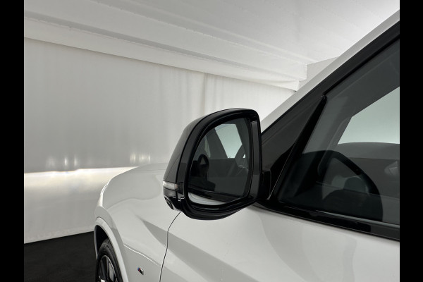 BMW iX3 M-Sportpack High Executive 80 kWh [3-Fase] {SOH-98%} (INCL-BTW) *PANO | LUXURY-LEATHER | HEAD-UP | ADAPTIVE-CRUISE | HEATED-SPORTSEATS | KEYLESS | SHIFT-PADDLES | AMBIENT-LIGHT | BLIND-SPOT | FULL-LED |  MEMORY-PACK | DIGI-COCKPIT | NAVI-FULLMA