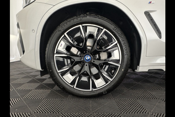 BMW iX3 M-Sportpack High Executive 80 kWh [3-Fase] {SOH-98%} (INCL-BTW) *PANO | LUXURY-LEATHER | HEAD-UP | ADAPTIVE-CRUISE | HEATED-SPORTSEATS | KEYLESS | SHIFT-PADDLES | AMBIENT-LIGHT | BLIND-SPOT | FULL-LED |  MEMORY-PACK | DIGI-COCKPIT | NAVI-FULLMA