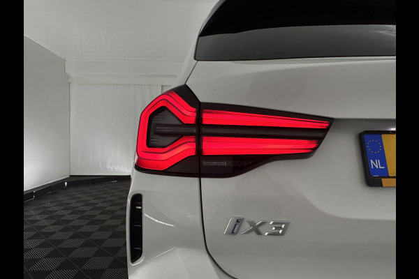 BMW iX3 M-Sportpack High Executive 80 kWh [3-Fase] {SOH-98%} (INCL-BTW) *PANO | LUXURY-LEATHER | HEAD-UP | ADAPTIVE-CRUISE | HEATED-SPORTSEATS | KEYLESS | SHIFT-PADDLES | AMBIENT-LIGHT | BLIND-SPOT | FULL-LED |  MEMORY-PACK | DIGI-COCKPIT | NAVI-FULLMA