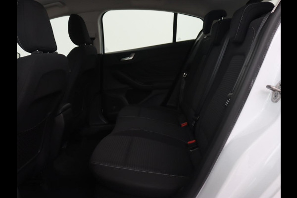 Ford Focus 1.0 EcoBoost Titanium | Automaat | Carplay | Navigatie | Keyless | Climate control | Parkeerhulp | Cruise control | Bluetooth
