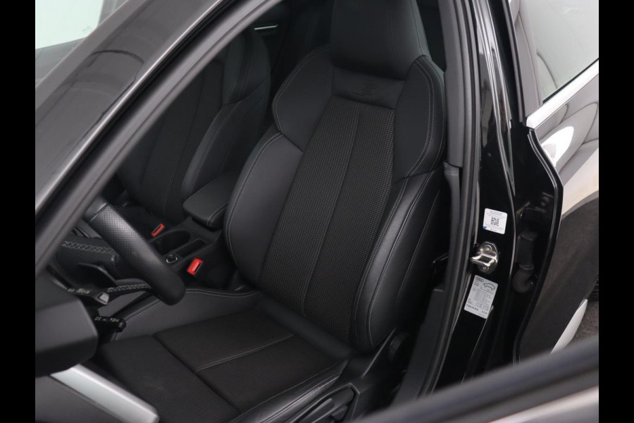 Audi A3 30 TFSI S edition | Stoelverwarming | Park Assist | Carplay | Sportstoelen | Half leder | Virtual Cockpit | Full LED | Navigatie | Bluetooth | Climate control | Cruise control