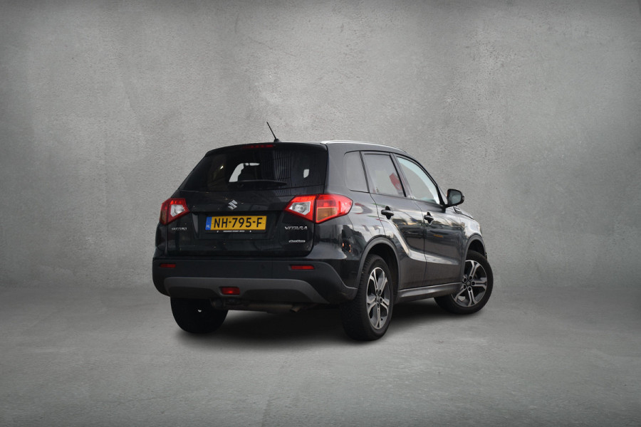 Suzuki Vitara 1.6 High Executive Allgrip | 4X4 | Trekhaak | Pano | Half Leer | Stoelverwarming