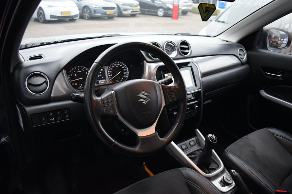 Suzuki Vitara 1.6 High Executive Allgrip | 4X4 | Trekhaak | Pano | Half Leer | Stoelverwarming