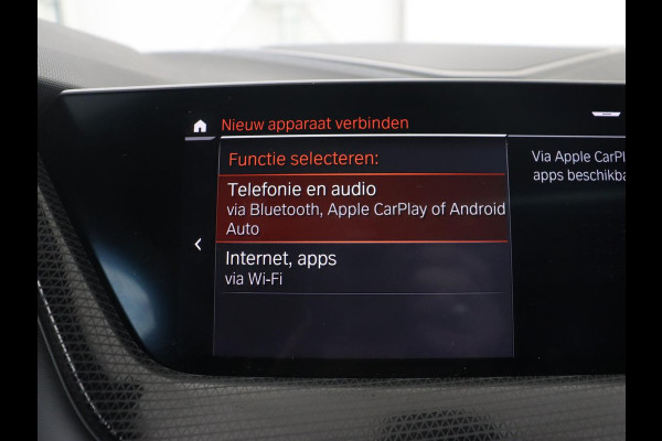 BMW 1-serie 118i M Sport | Panoramadak | Stoelverwarming | Camera | Sportstoelen | Harman/Kardon | Stuurverwarming | Carplay | Navigatie | Live Cockpit | Full LED | Getint glas