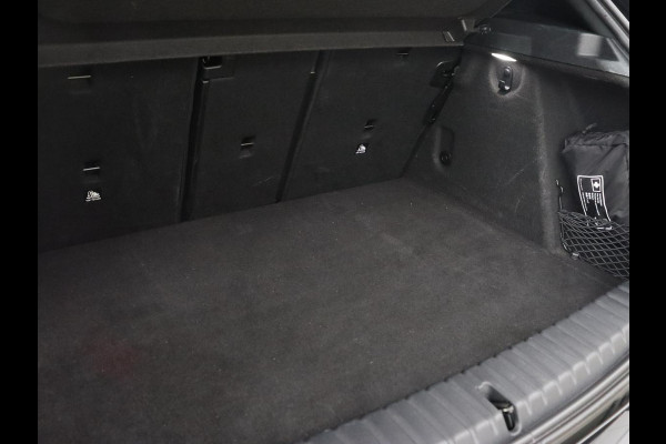 BMW 1-serie 118i M Sport | Panoramadak | Stoelverwarming | Camera | Sportstoelen | Harman/Kardon | Stuurverwarming | Carplay | Navigatie | Live Cockpit | Full LED | Getint glas