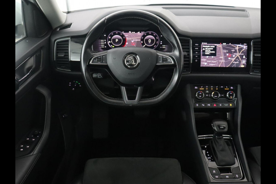 Škoda Kodiaq 1.5 TSI Business Edition Plus | Panoramadak | Trekhaak | Stoelverwarming | Adaptive cruise | Camera | Carplay | Achterbankverwarming | Virtual Cockpit | Keyless | Full LED