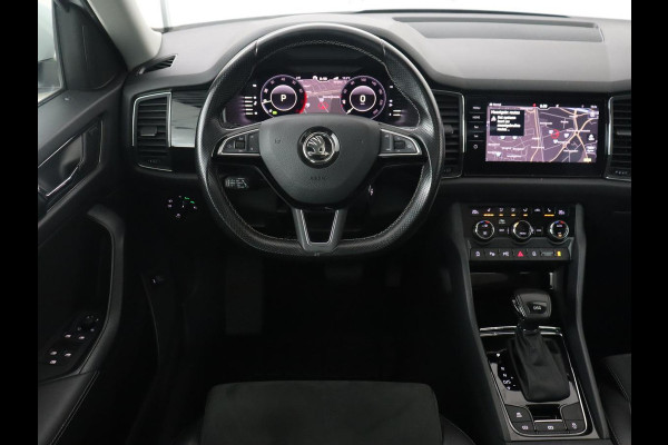 Škoda Kodiaq 1.5 TSI Business Edition Plus | Panoramadak | Trekhaak | Stoelverwarming | Adaptive cruise | Camera | Carplay | Achterbankverwarming | Virtual Cockpit | Keyless | Full LED