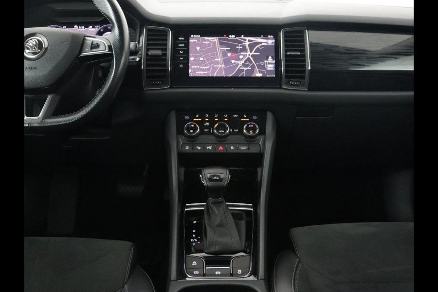 Škoda Kodiaq 1.5 TSI Business Edition Plus | Panoramadak | Trekhaak | Stoelverwarming | Adaptive cruise | Camera | Carplay | Achterbankverwarming | Virtual Cockpit | Keyless | Full LED