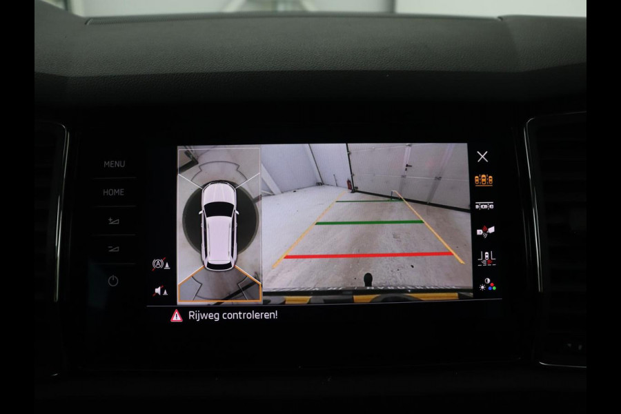 Škoda Kodiaq 1.5 TSI Business Edition Plus | Panoramadak | Trekhaak | Stoelverwarming | Adaptive cruise | Camera | Carplay | Achterbankverwarming | Virtual Cockpit | Keyless | Full LED