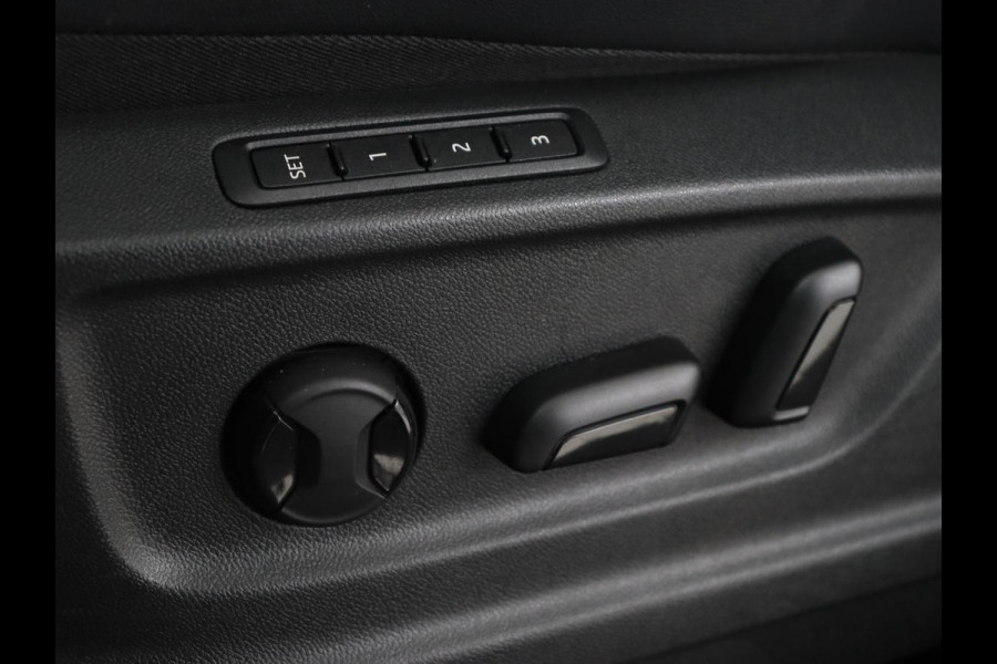 Škoda Kodiaq 1.5 TSI Business Edition Plus | Panoramadak | Trekhaak | Stoelverwarming | Adaptive cruise | Camera | Carplay | Achterbankverwarming | Virtual Cockpit | Keyless | Full LED