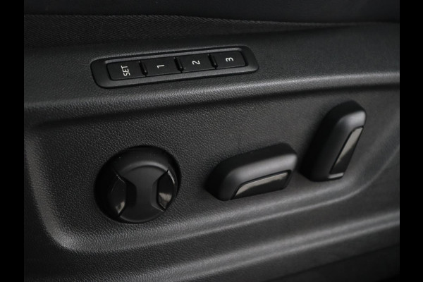 Škoda Kodiaq 1.5 TSI Business Edition Plus | Panoramadak | Trekhaak | Stoelverwarming | Adaptive cruise | Camera | Carplay | Achterbankverwarming | Virtual Cockpit | Keyless | Full LED