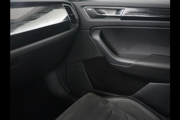 Škoda Kodiaq 1.5 TSI Business Edition Plus | Panoramadak | Trekhaak | Stoelverwarming | Adaptive cruise | Camera | Carplay | Achterbankverwarming | Virtual Cockpit | Keyless | Full LED