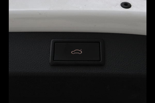 Škoda Kodiaq 1.5 TSI Business Edition Plus | Panoramadak | Trekhaak | Stoelverwarming | Adaptive cruise | Camera | Carplay | Achterbankverwarming | Virtual Cockpit | Keyless | Full LED