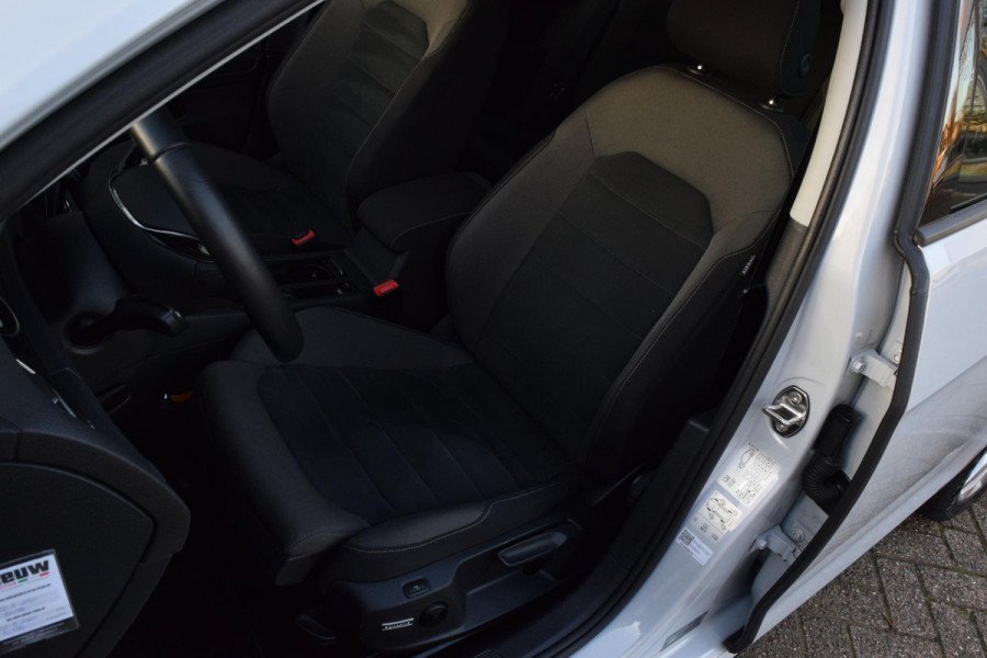 Volkswagen Golf 1.0 TSI Comf. Bus.|R-Line|Carplay|ACC|Massage