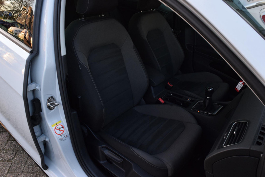 Volkswagen Golf 1.0 TSI Comf. Bus.|R-Line|Carplay|ACC|Massage