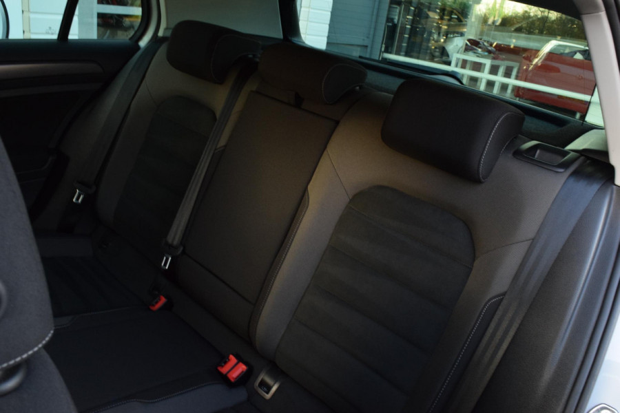 Volkswagen Golf 1.0 TSI Comf. Bus.|R-Line|Carplay|ACC|Massage