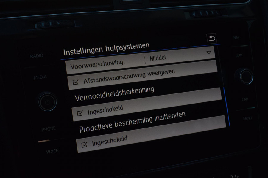 Volkswagen Golf 1.0 TSI Comf. Bus.|R-Line|Carplay|ACC|Massage