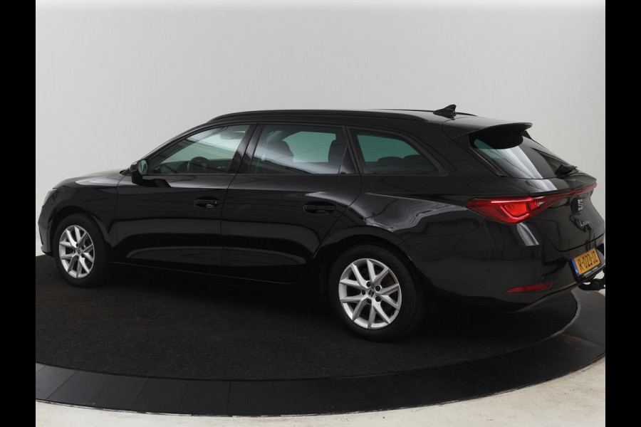 Seat Leon 1.0 TSI Style Intens | Trekhaak | Camera | Carplay | Navigatie | Adaptive cruise | DAB | Parkeerhulp | Full LED | Climate control