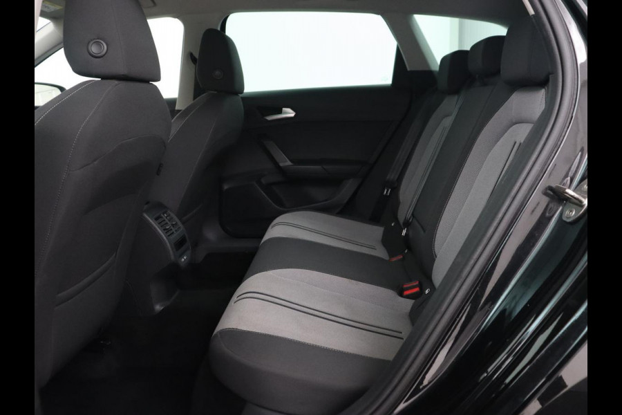 Seat Leon 1.0 TSI Style Intens | Trekhaak | Camera | Carplay | Navigatie | Adaptive cruise | DAB | Parkeerhulp | Full LED | Climate control