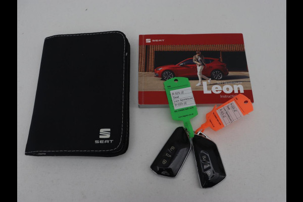 Seat Leon 1.0 TSI Style Intens | Trekhaak | Camera | Carplay | Navigatie | Adaptive cruise | DAB | Parkeerhulp | Full LED | Climate control