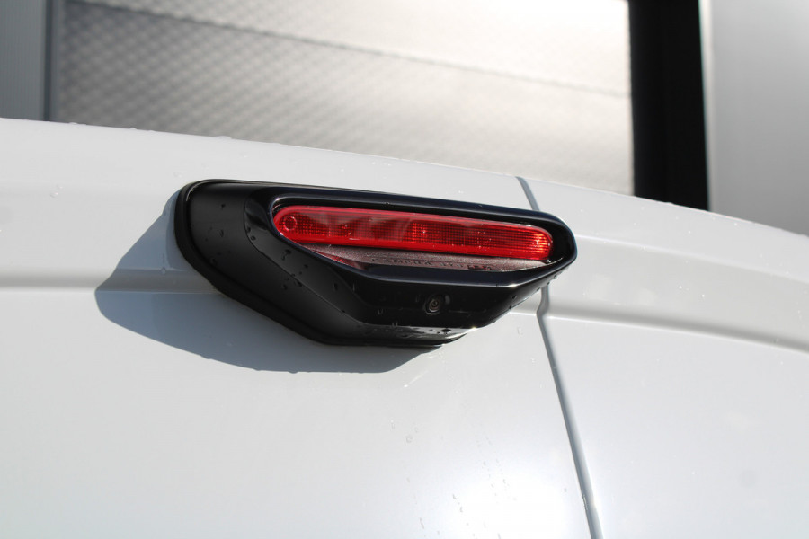 Peugeot e-Partner 136 L1 50 kWh 136pk - Airco - Cruise - PDC - Camera - Stoelverwarming - Rijklaar