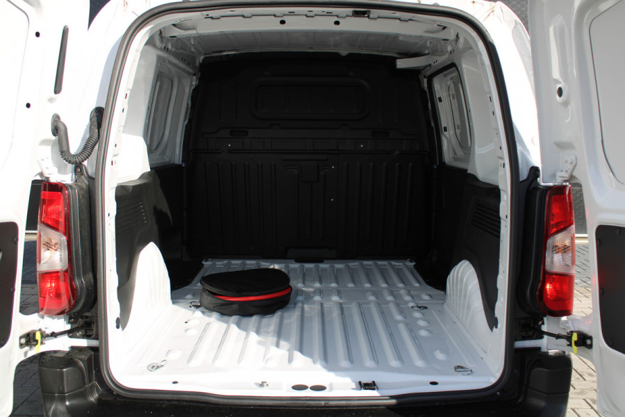 Peugeot e-Partner 136 L1 50 kWh 136pk - Airco - Cruise - PDC - Camera - Stoelverwarming - Rijklaar