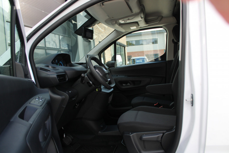 Peugeot e-Partner 136 L1 50 kWh 136pk - Airco - Cruise - PDC - Camera - Stoelverwarming - Rijklaar