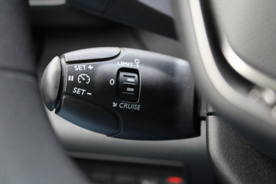 Peugeot e-Partner 136 L1 50 kWh 136pk - Airco - Cruise - PDC - Camera - Stoelverwarming - Rijklaar