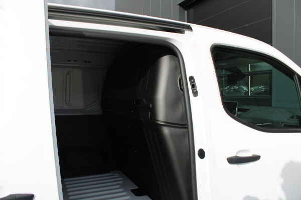 Peugeot e-Partner 136 L1 50 kWh 136pk - Airco - Cruise - PDC - Camera - Stoelverwarming - Rijklaar