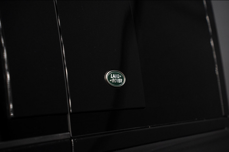 Land Rover Defender 110 2.0 P400e 110 XS Edition *Luchtvering / Panorama / Stoelventilatie / Meridian / Surround View / Keyless / Elektr. Trekhaak*