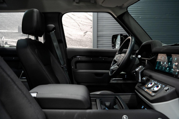 Land Rover Defender 110 2.0 P400e 110 XS Edition *Luchtvering / Panorama / Stoelventilatie / Meridian / Surround View / Keyless / Elektr. Trekhaak*